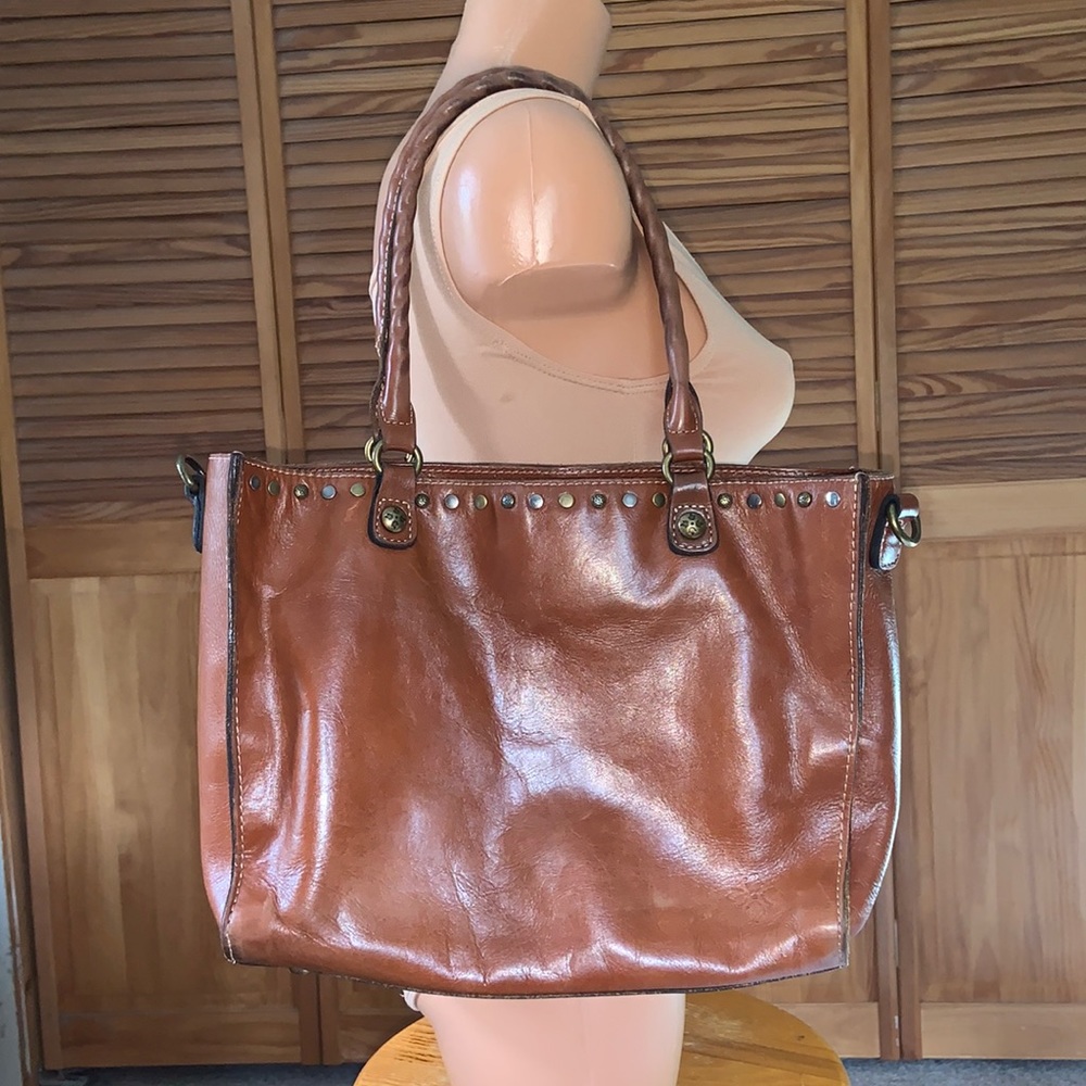 Patricia Nash zipper tote distressed leather